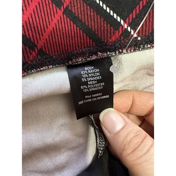 Torrid Womans Sz 4R Premium Ponte Red Plaid Pixie Pants Comfort NWOT - Picture 9 of 12